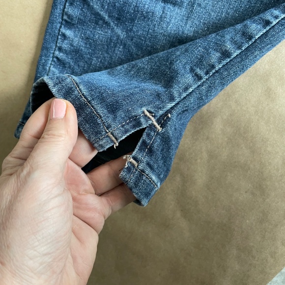 Capris length Jeans.  Made in Canada size 28 - Picture 8 of 11